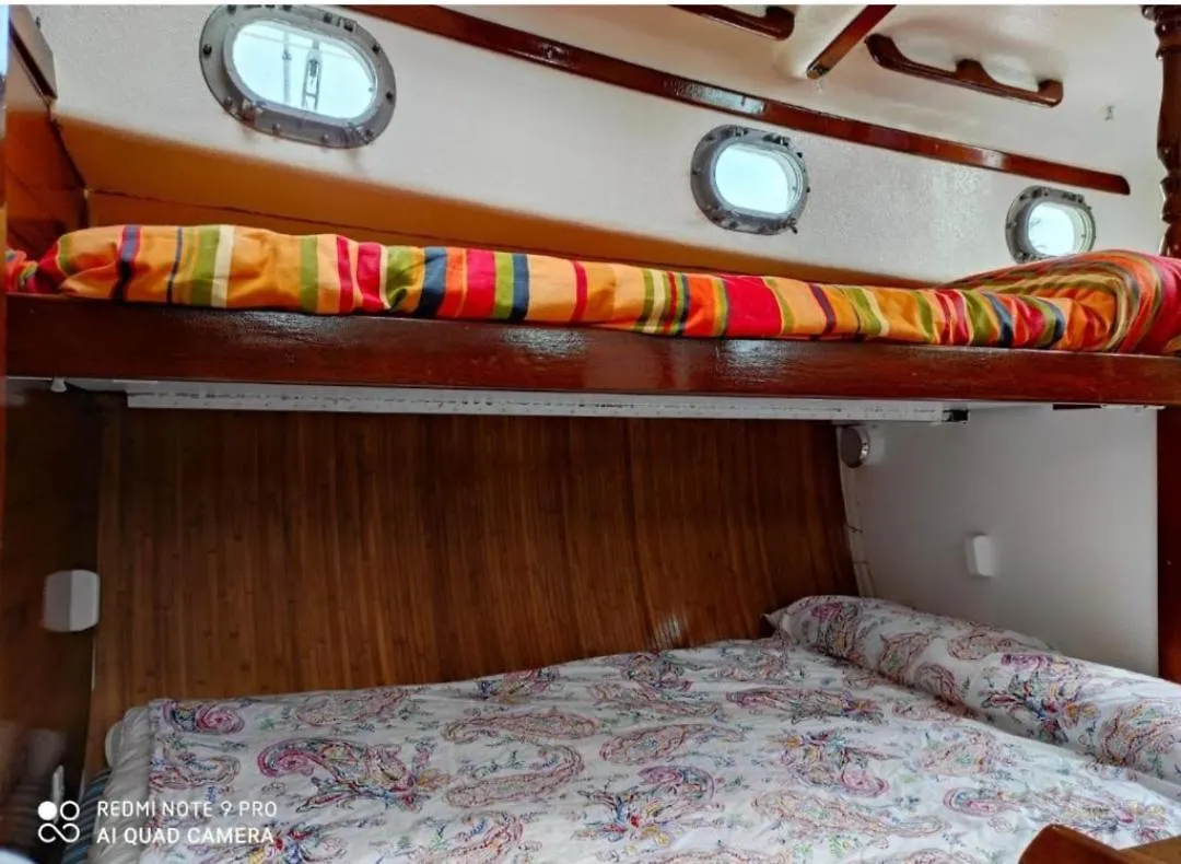 Vintage And Cozy Sailing Boat In Barcelona Hotel 0*,  Spain